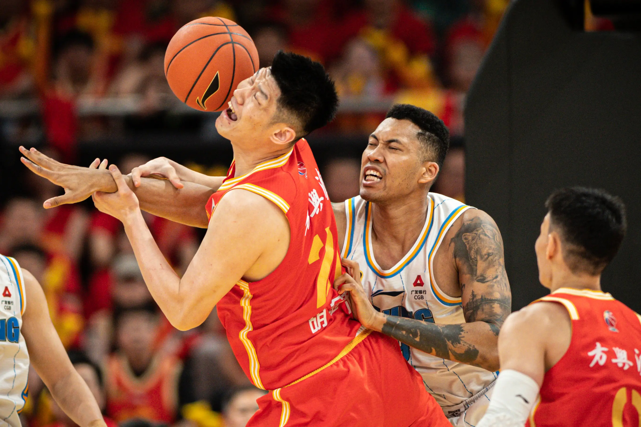 赛地聚焦：CBA常规赛国际比赛日热度飙升，皇家社会调整名单，质疑声仍在，球队文化再被提及的简单介绍